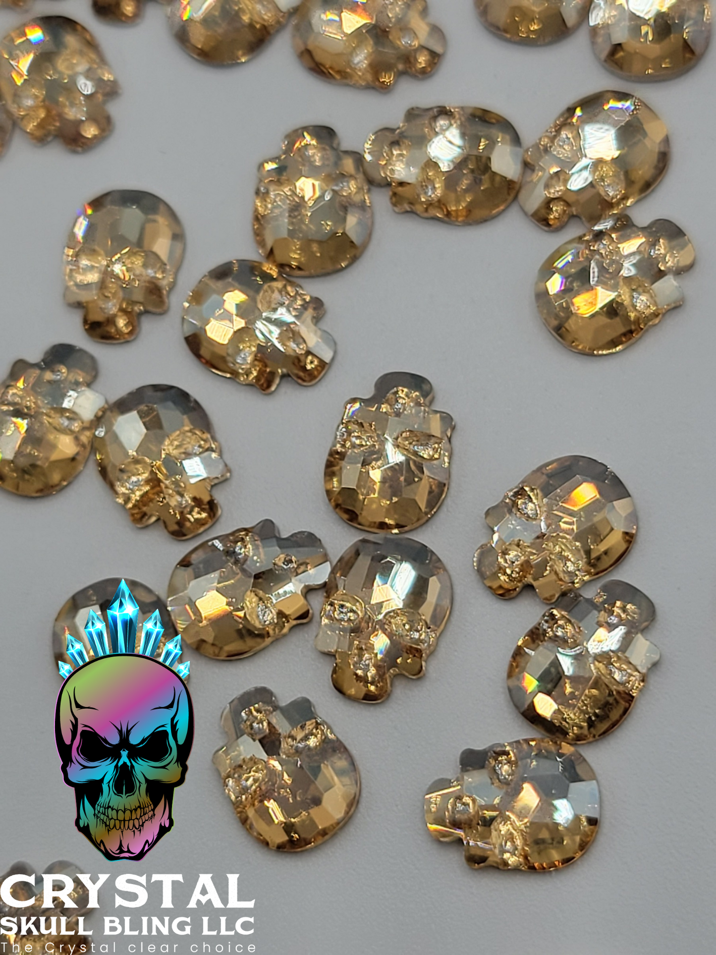 Glass Skull Face Stones (cheers) (6.8mm)